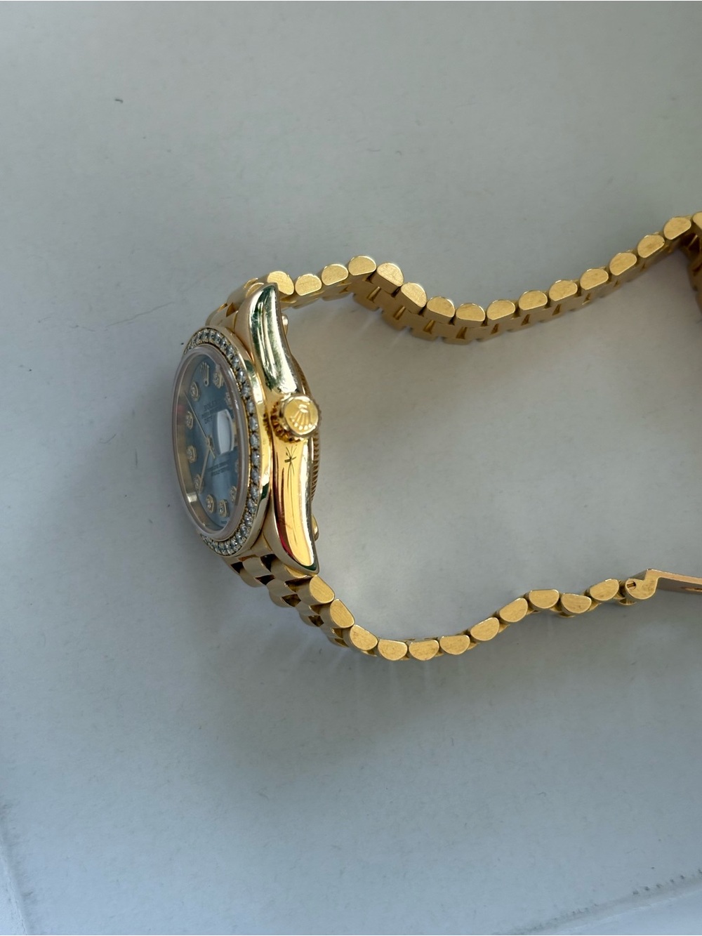 Rolex Ladies Gold Watch with Mother-of-Pearl Dial and Diamond Bezel - Picture 4 of 5